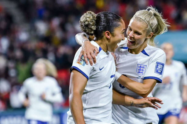 她的成绩不 她的成绩不